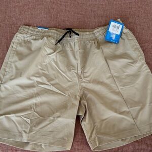 Columbia Men's Beige Stretch Shorts